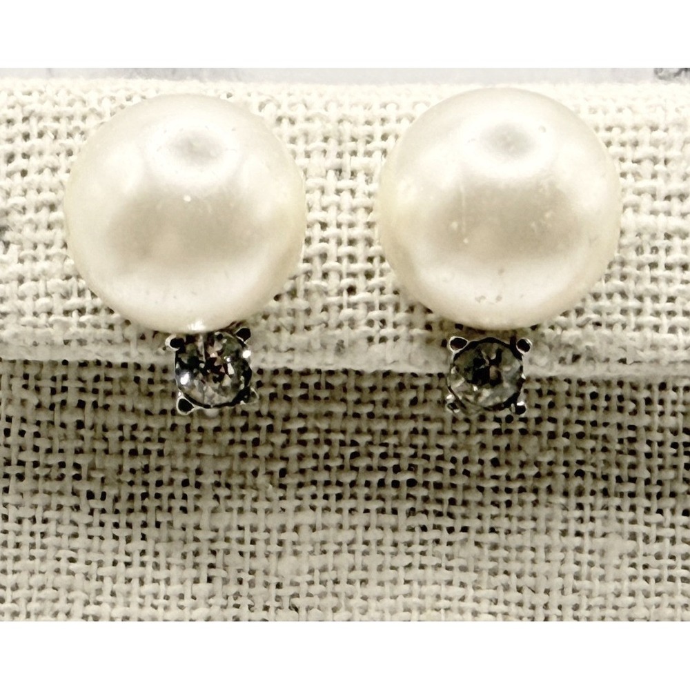 Vintage Crown Trifari Glass Pearl Rhinestone Screw Back Earrings 3/4 Inch